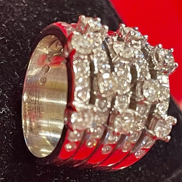 14KT Solid white gold Designer 1.5 TCW of full cut diamonds  copyrighted© ring - Picture 6 of 17